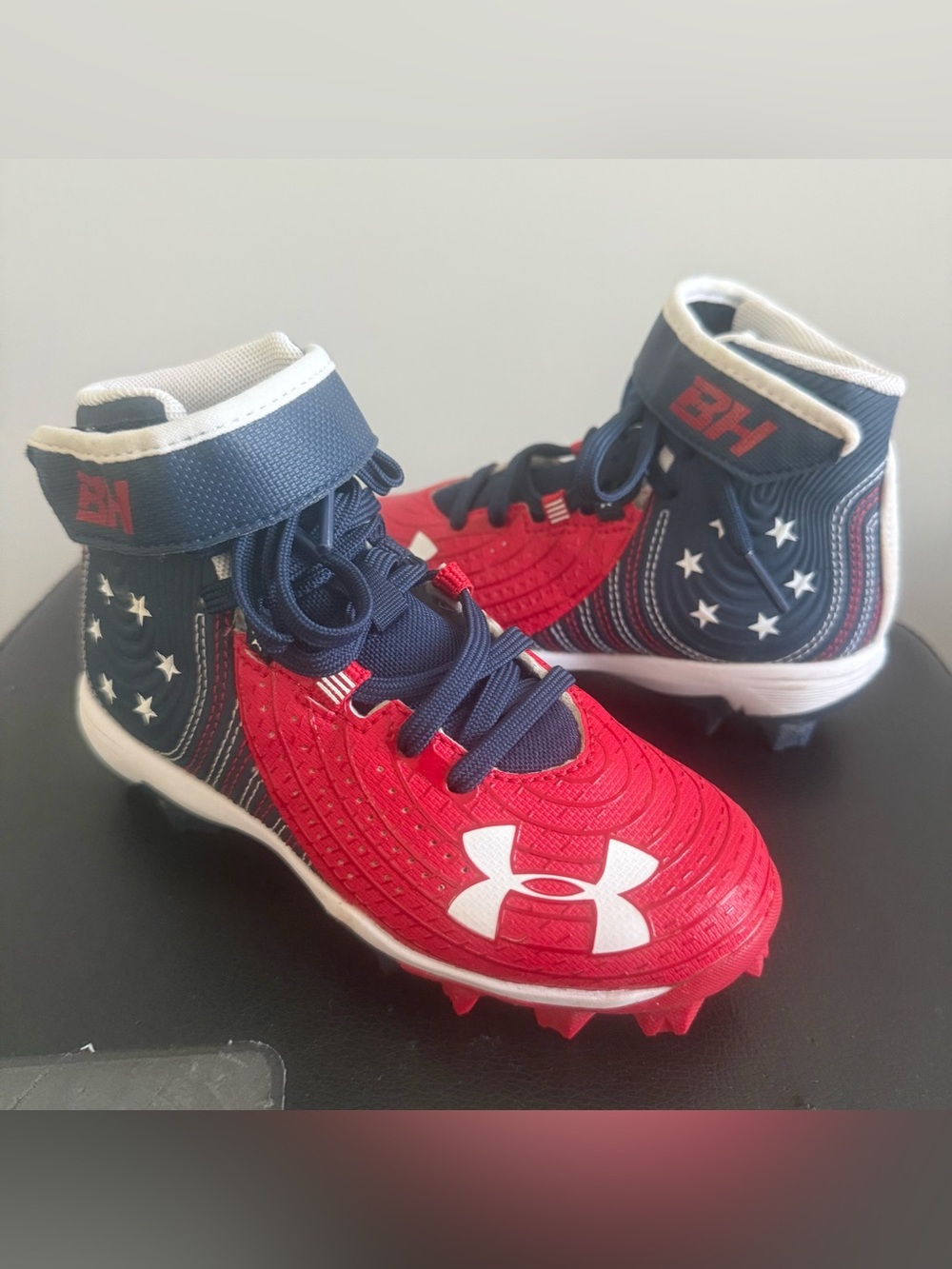 Under Armour Kids Red & Navy High-Top Cleats with White Logo